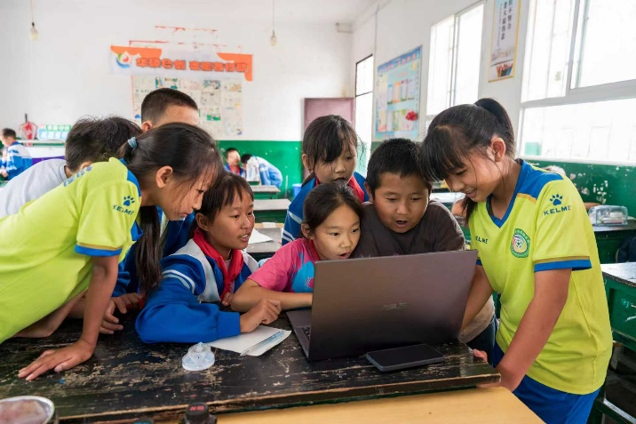 ASUS e-Innovation Volunteer Actions – introduced Generative AI to children in remote Areas for the first time
